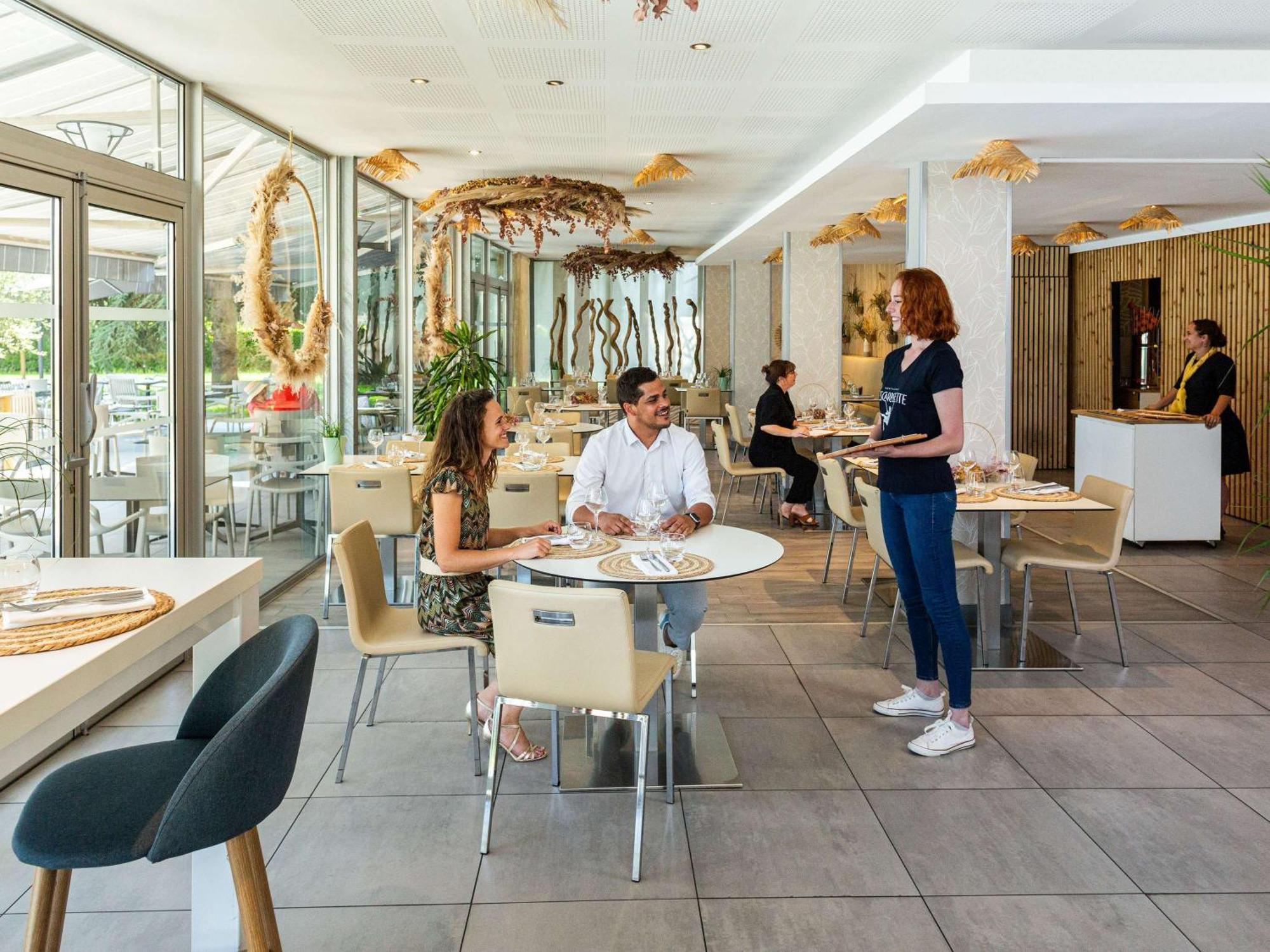 Novotel Pau Pyrenees Lescar Kültér fotó